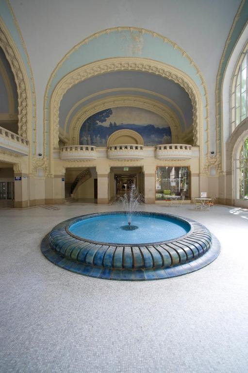 Hotel Des Thermes Les Domes Vichy Exterior photo